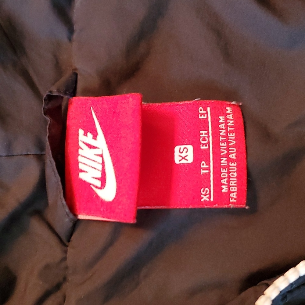 NIKE Windrunner Jacket - Picture 2 of 5